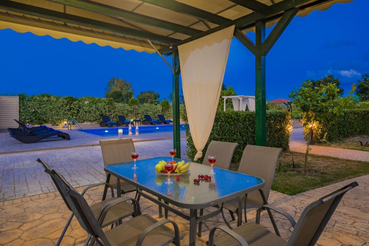 Giannoulis Village Agios Kyrikos  Exterior foto